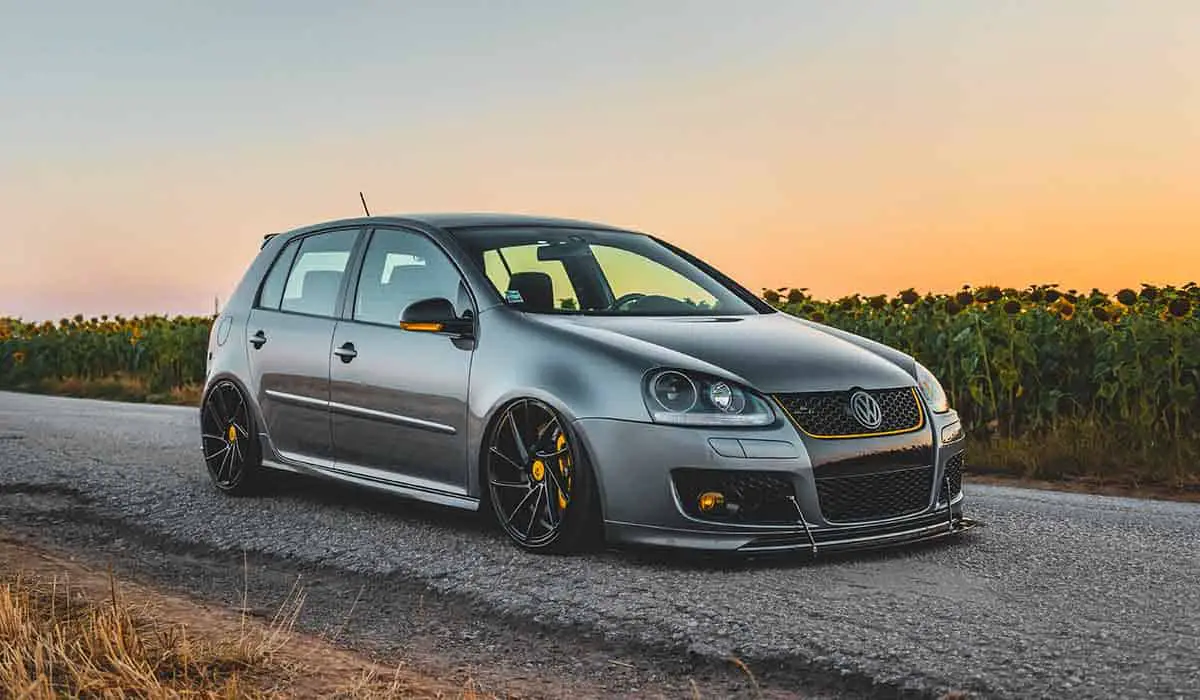 Is the Volkswagen Golf R a Good Daily Driver? (incl. Golf GTI) RIDE