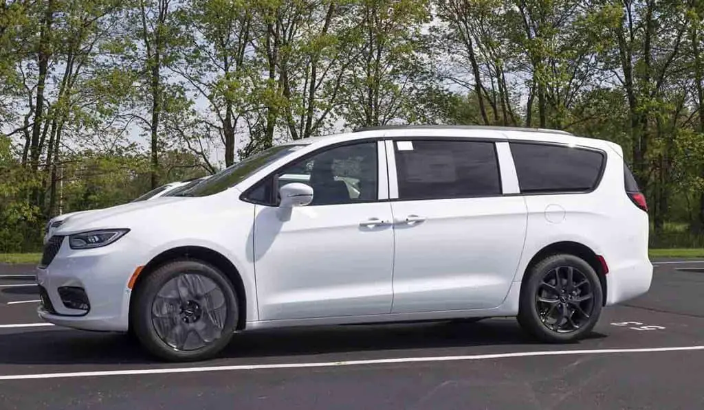 chrysler pacifica for family of five