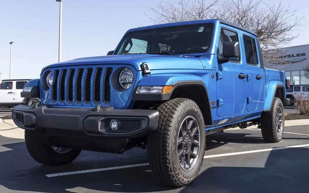 jeep gladiator for family of four