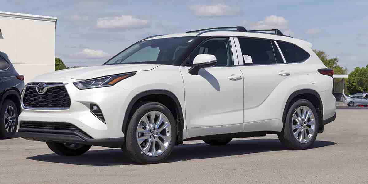 39 SUVs with (Wireless) Apple CarPlay All Sizes Covered RIDE + DRIVE