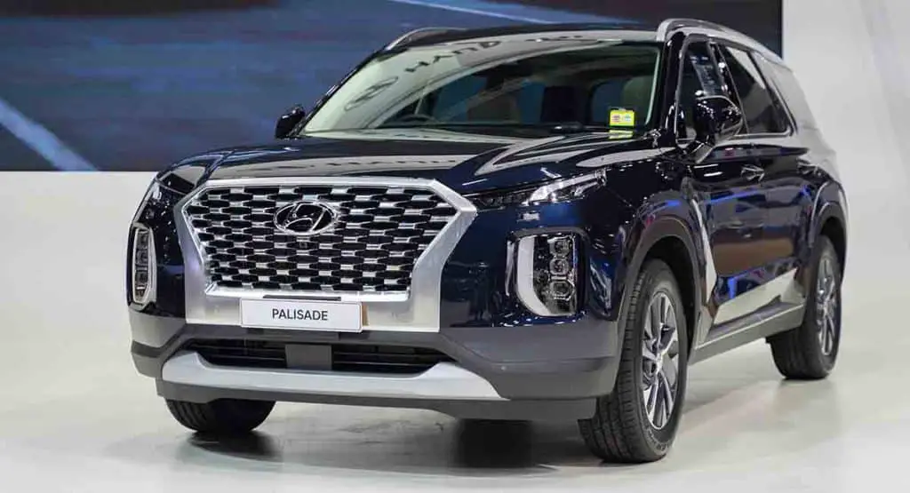 hyundai palisade midsize suv with great visibility for elderly